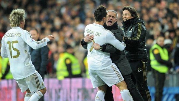 罕见！阿根廷球员骂梅西：没想到你是德保罗的跟屁虫（罕见一幕：阿根廷球员怒怼梅西，称其成了德保罗的跟班）