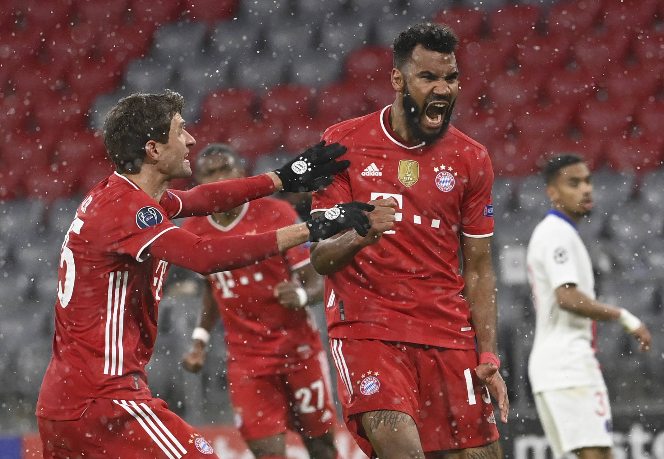 能否做到？拜仁有望成为首支欧冠客战巴黎取得三连胜的球队（拜仁冲击历史：有望成欧冠首支客场对巴黎实现三连胜的球队）