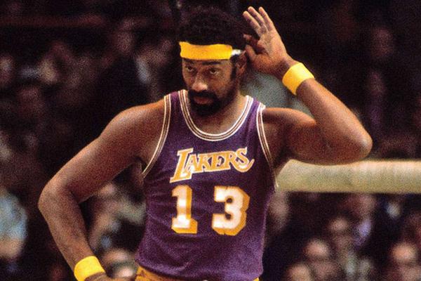 半场战报：亚特兰大1-0佛罗伦萨，德凯特拉雷助攻奥迪隆破僵（半场战报：亚特兰大1-0领先佛罗伦萨，德凯特拉雷助攻奥迪隆先拔头筹）