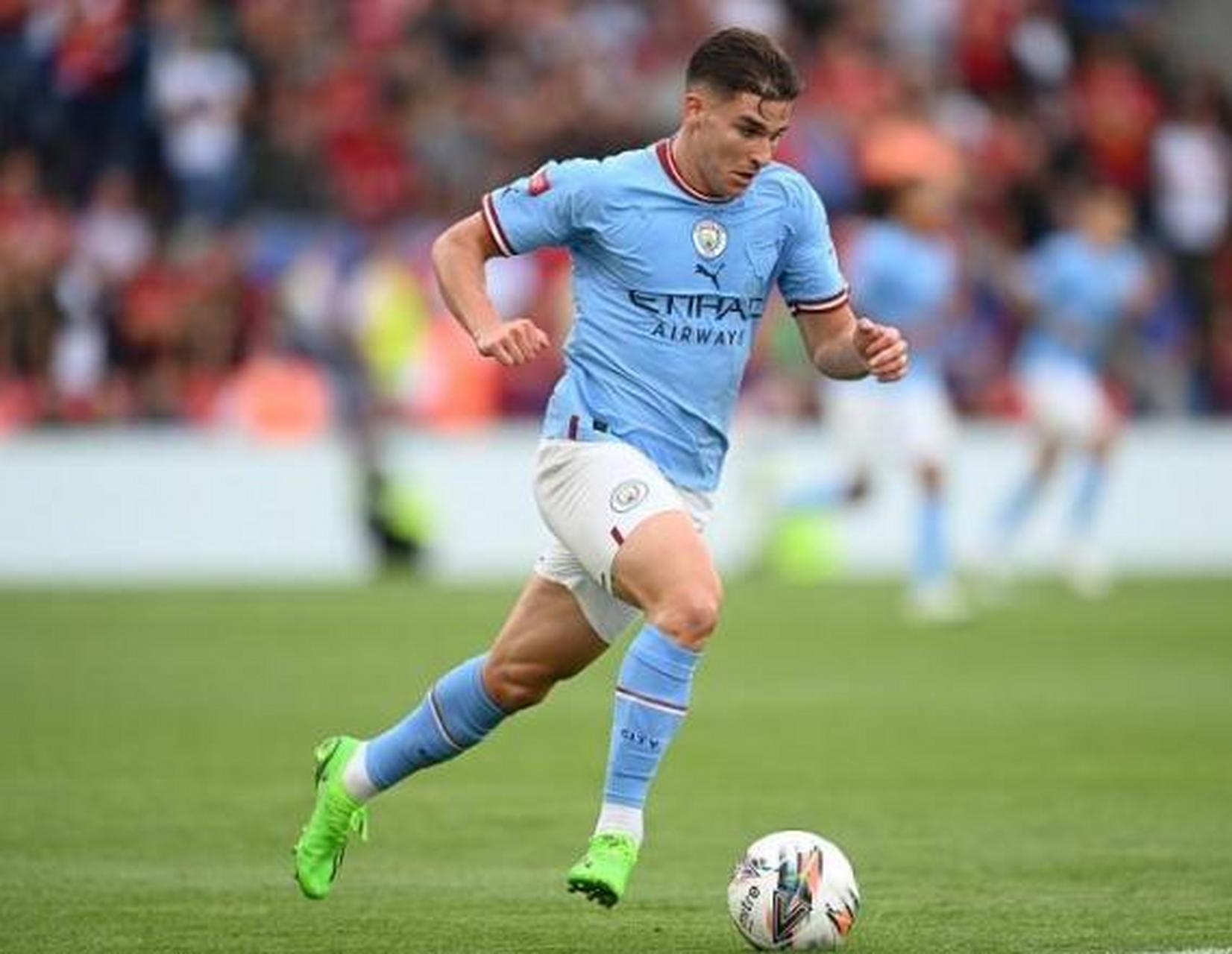 中国冰壶男队7比0胜波兰，明日双赛争冬奥门票（中国男子冰壶队7-0横扫波兰，明日连战冲击冬奥资格）