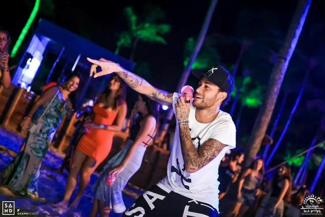 Ary：快船新签后卫丹尼斯将在明日与灰熊比赛迎来首秀