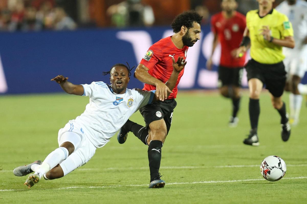 伤愈复出那一刻全场起立鼓掌