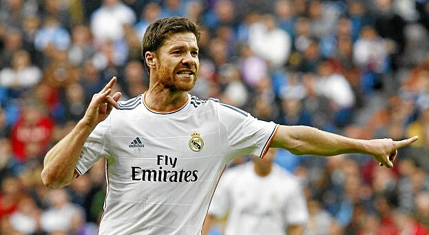 里夫斯：看到詹姆斯在场上全速奔跑，这会促使你跟上他的步伐（里夫斯：看见詹姆斯在场上全速冲刺，会让你也不自觉加速跟上）