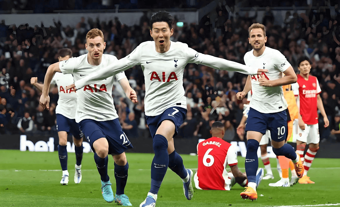 官方和三个媒体平台评选的2025中超最佳球员、教练、阵容对比（2025中超官方与三大媒体评选对比：最佳球员、教练与阵容）