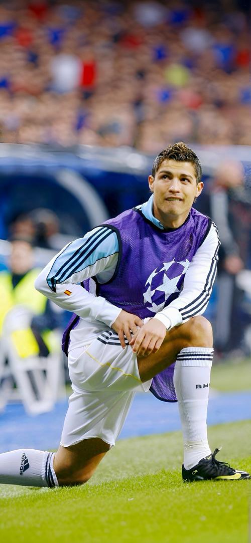 曼晚：巴莱巴在非洲杯遭遇伤病，若不严重曼联将继续追求他（曼晚：巴莱巴非洲杯受伤，若伤情无大碍曼联仍将推进引进）