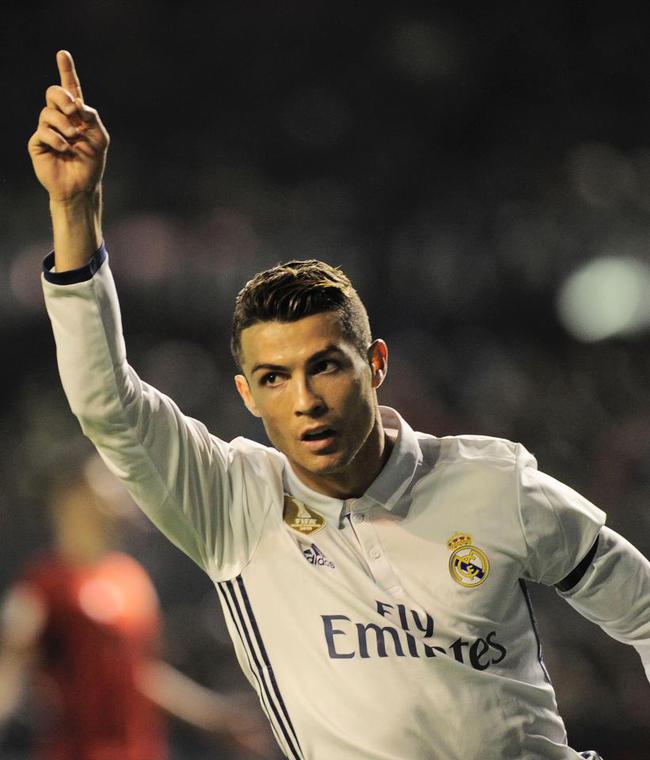 海港发文祝福奥斯卡：艰难时刻会过去，我们与功勋队长同在（海港发声力挺奥斯卡：困难终会过去，我们与功勋队长并肩前行）