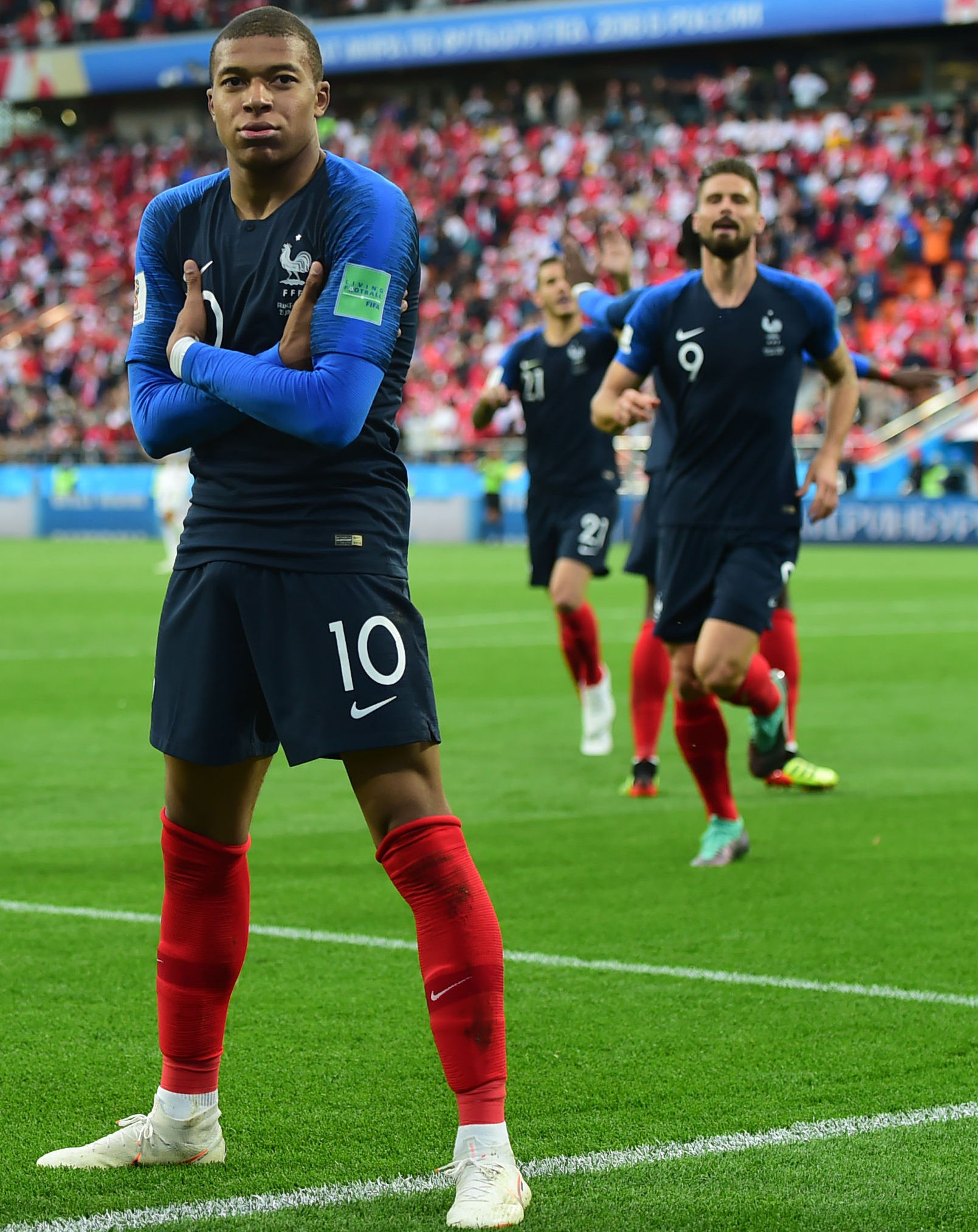 巴萨防线漏洞仍未改善（巴萨后防问题仍无改观）