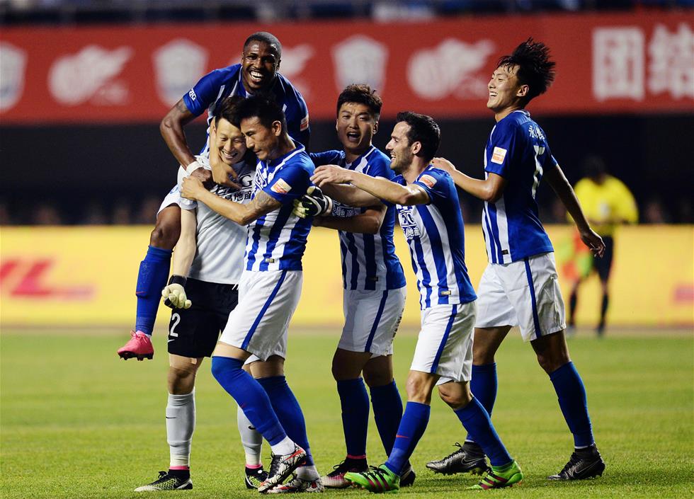 辽宁铁人老队长杨健落泪：不管未来在哪里，铁人永远是我的家（辽宁铁人老队长杨健含泪：无论未来身在何处，铁人始终是我的家）