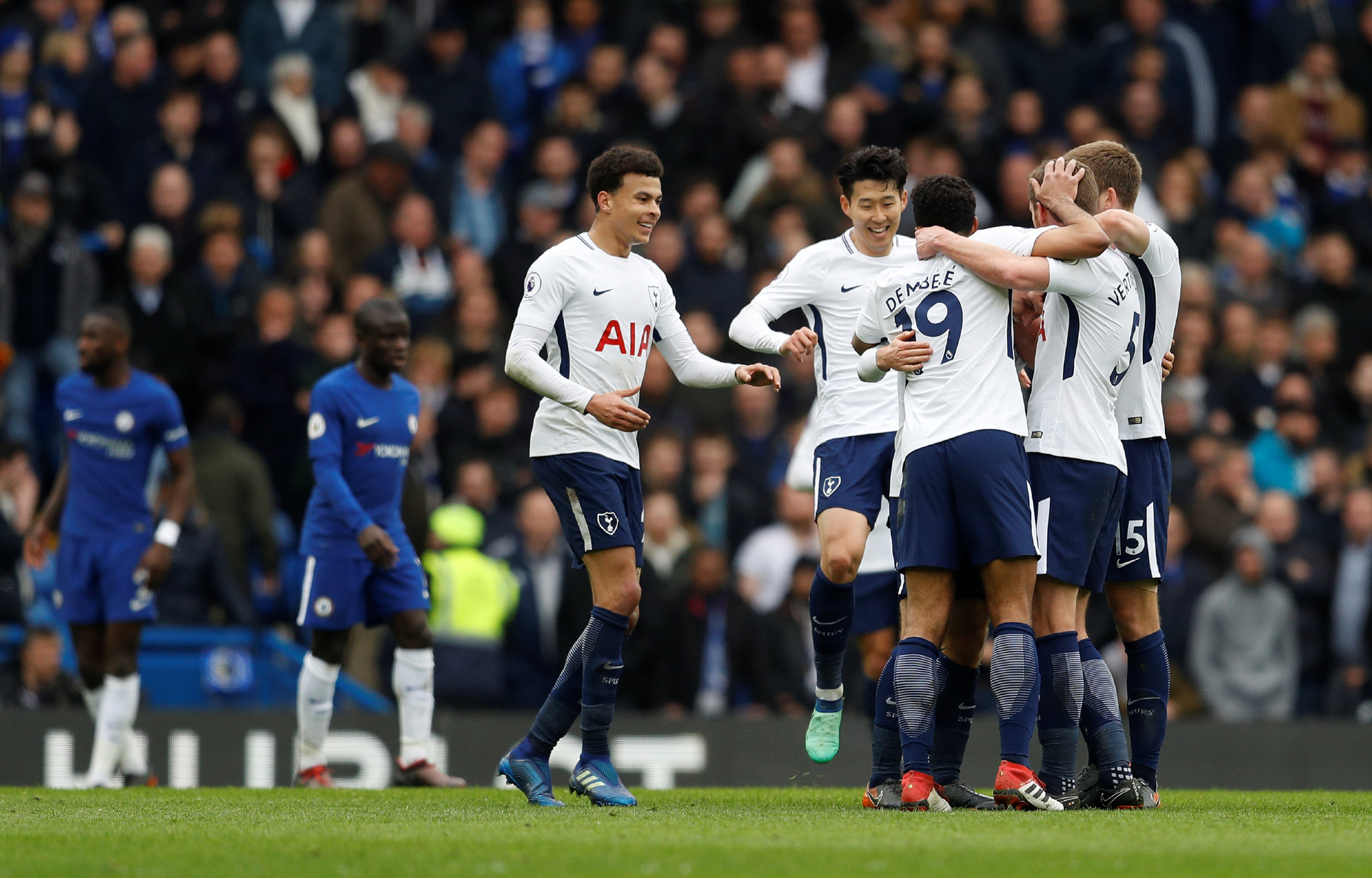 裁判录音显示，桑切特踢倒费尔明后说“这只是普通的铲球”（裁判音频曝光：桑切特踢翻费尔明后辩称“只是一次普通铲球”）