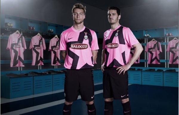 广东男篮防守稳固战胜上海（铁血防守助广东男篮力克上海）