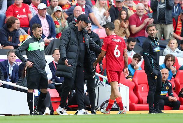 4大传奇+亿级补强！穆帅弃利物浦，会接米兰豪华剧本？（四大传奇助阵+上亿补强！穆里尼奥放弃利物浦，是否执掌豪华版米兰？）