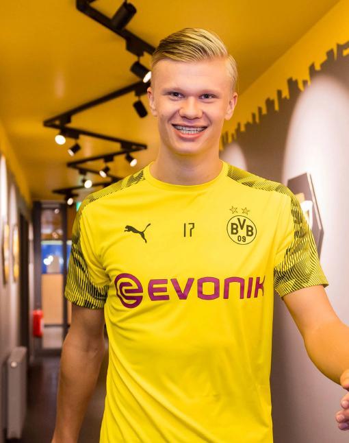 东体：蒙哥马利有望登陆中超，正与北方球队深入接触（东体：蒙哥马利有望赴中超执教，正与一家北方俱乐部深入洽谈）