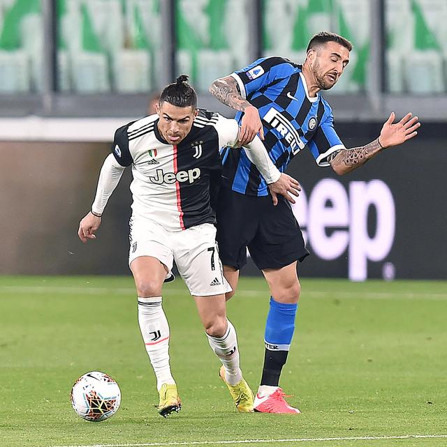 逼抢一旦成功就是快攻（逼抢得手即刻反击）