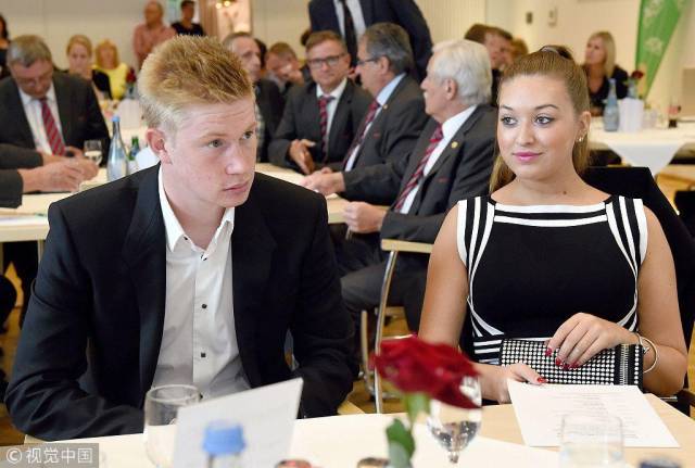 弗里克谈巴萨伤病危机，18岁库巴西创西甲传球纪录